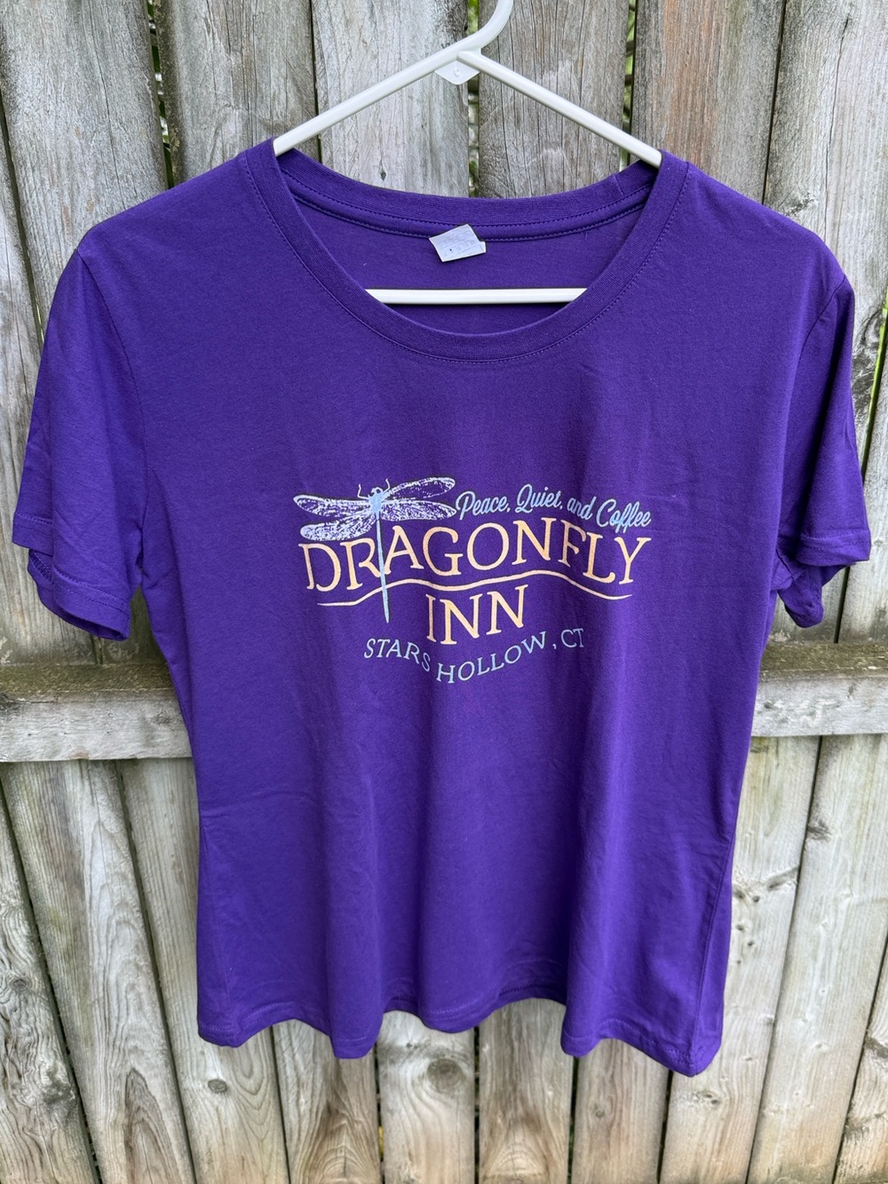 Gilmore Girls Dragonfly Inn Stars Hollow CT graphic T-shirt Peace Quiet Coffee L